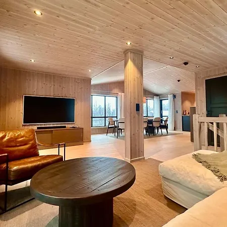Holiday home Immaculate In The Heart Of *